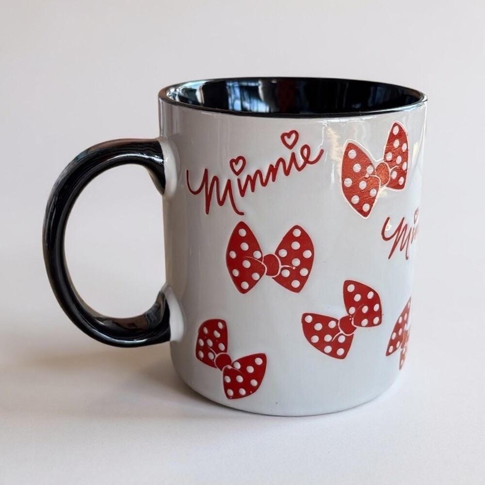 Disney Minnie Mouse Ceramic Mug Coffee Cup Red Polka Dot Bows Black Handle Gift